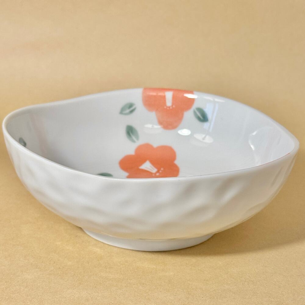 Japanese Tachikichi White Porcelain Serving Bowl, Red-Orange Floral Pattern